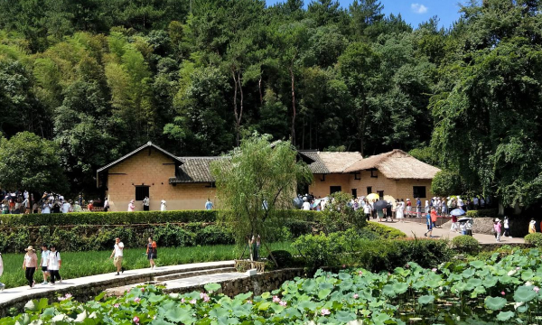 韶山文旅集团 AI 数智小程序